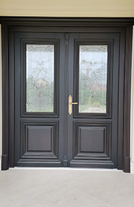 usi exterior lemn