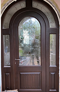usi exterior lemn