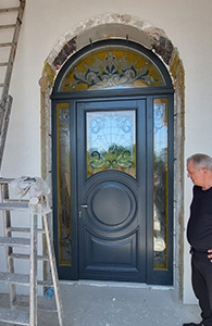 usi exterior lemn