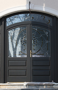 usi exterior lemn