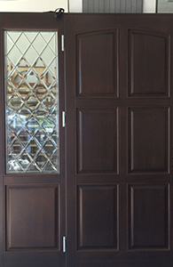 usi exterior lemn