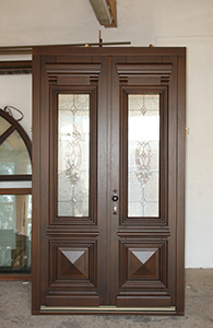 usi exterior lemn