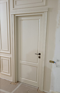 usi interior lemn