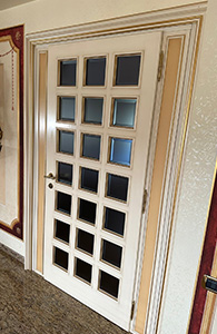 usi interior lemn