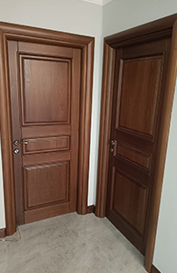 usi interior lemn