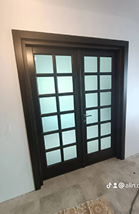 usi interior lemn