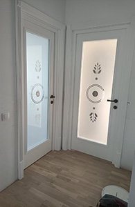 usi interior lemn