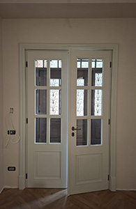 usi interior lemn
