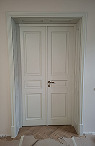 usi interior lemn