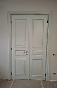 usi interior lemn